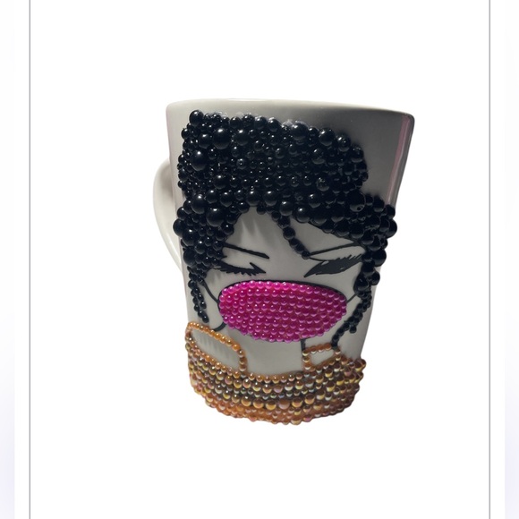 Stylish Beaded Mug with Pink and Black Design - Picture 3 of 8